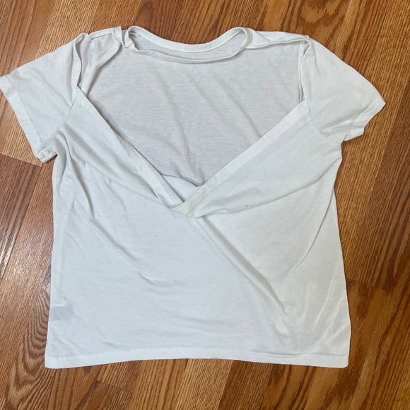 Backless, Plain White T-shirt - Picture 2 of 2